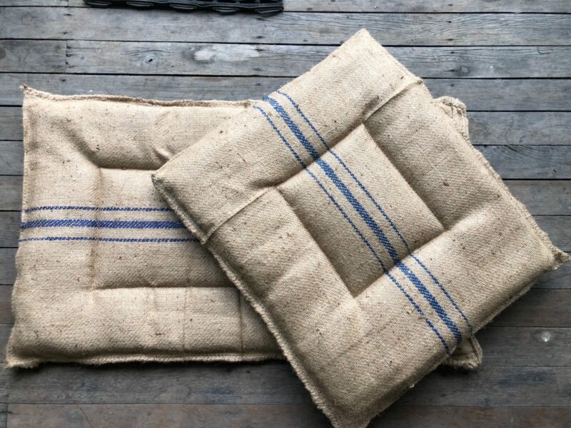 Natural Hessian Wool Dog Bed - Extra Large - Image 5