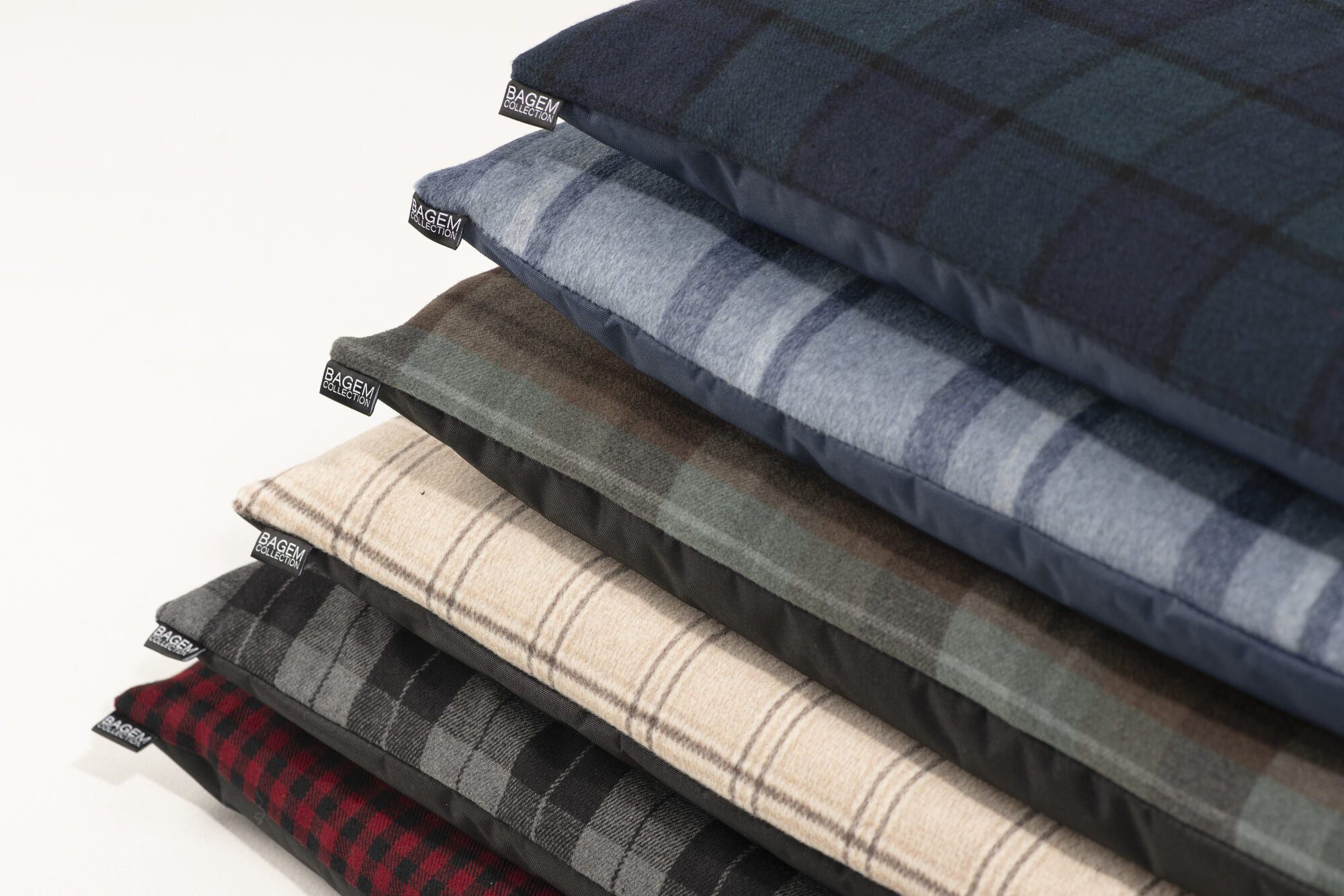 Designer Wool Dog Bed - Image 5