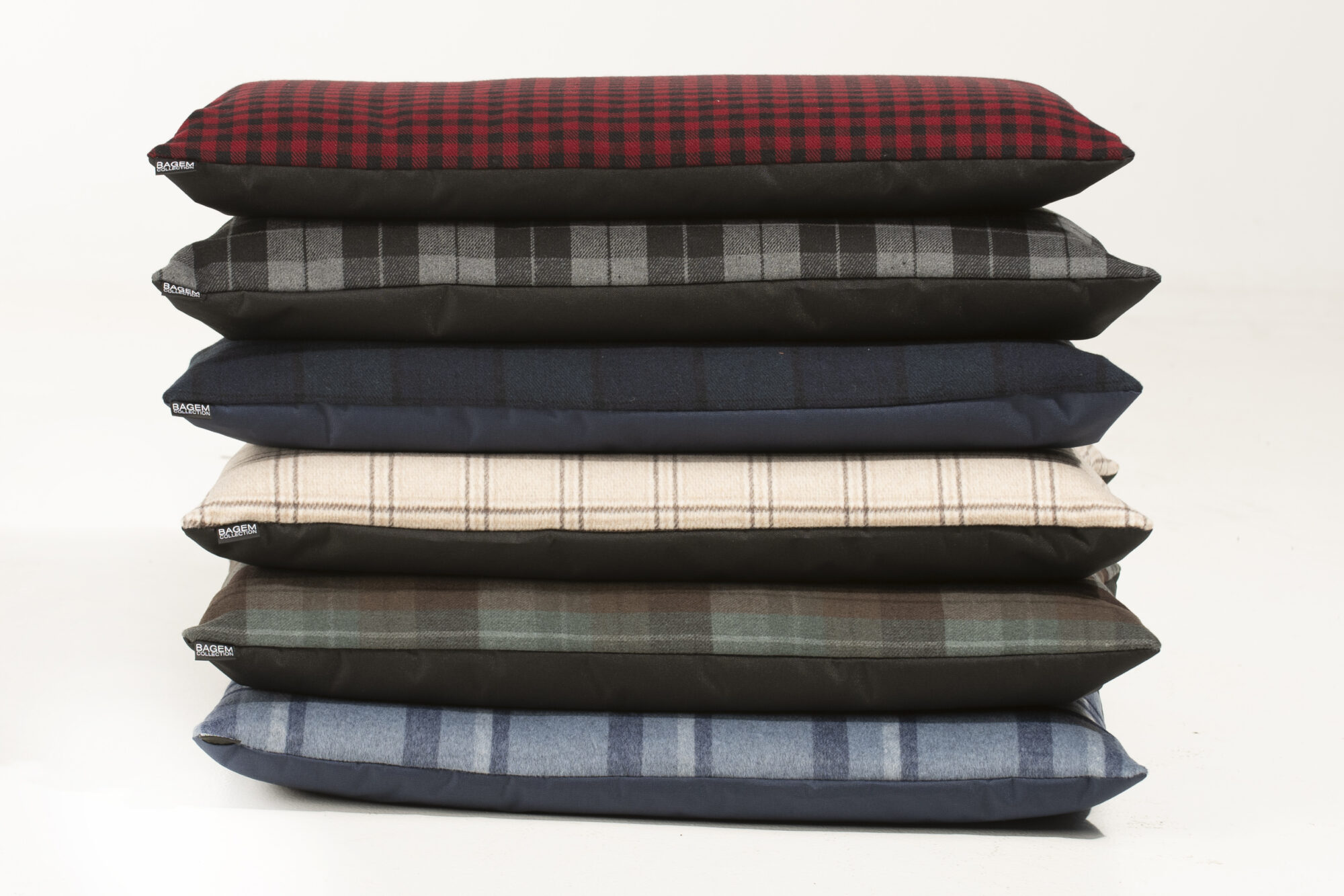 Designer Wool Dog Bed - Image 4
